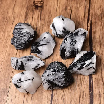 30-120g Doğal Siyah Turmalin Düzensiz Kaba Orijinal mineral örneği Ev Dekor Moda Basit El Sanatları