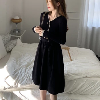Sonbahar / Kış 2022 Yeni Midi Kazak Elbise Kore Versiyonu Omuz İnce Örgü Etek Kazak Elbise Kadın Siyah Kadın Giyim