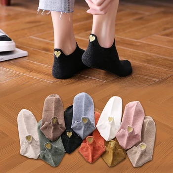 4 Pairs Lot Moda Çorap Kadın 2022 Yeni Bahar Pamuk Renk Yenilik Kızlar Sevimli Kalp Nakış Rahat Komik Ayak Bileği Çorap Paketi