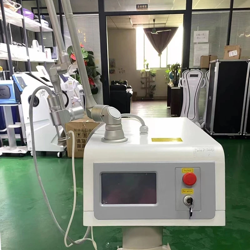 RF Tüp Fraksiyonel CO2 Lazer Makinesi / Skar Fraksiyonel Co2 Lazer / Vajina Sıkma Pigment Kaldırma Yüz Kaldırma / Cilt Yüzey