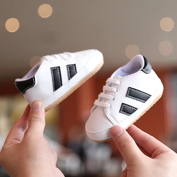 2022 İlkbahar Ve Sonbahar Tarzı 0-18 Ay Bebek Saf Renk Moda Eğlence spor ayakkabı Yenidoğan Bebek Ayakkabıları Klasik bebek ayakkabısı